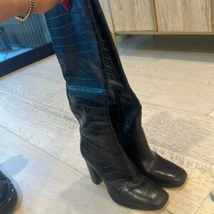 Crocadile black heel boots